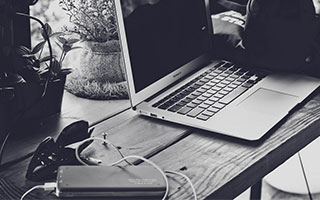 弗莱堡主场遭逼平，欧战资格悬念迭起，黑森林的呐喊响彻云霄！