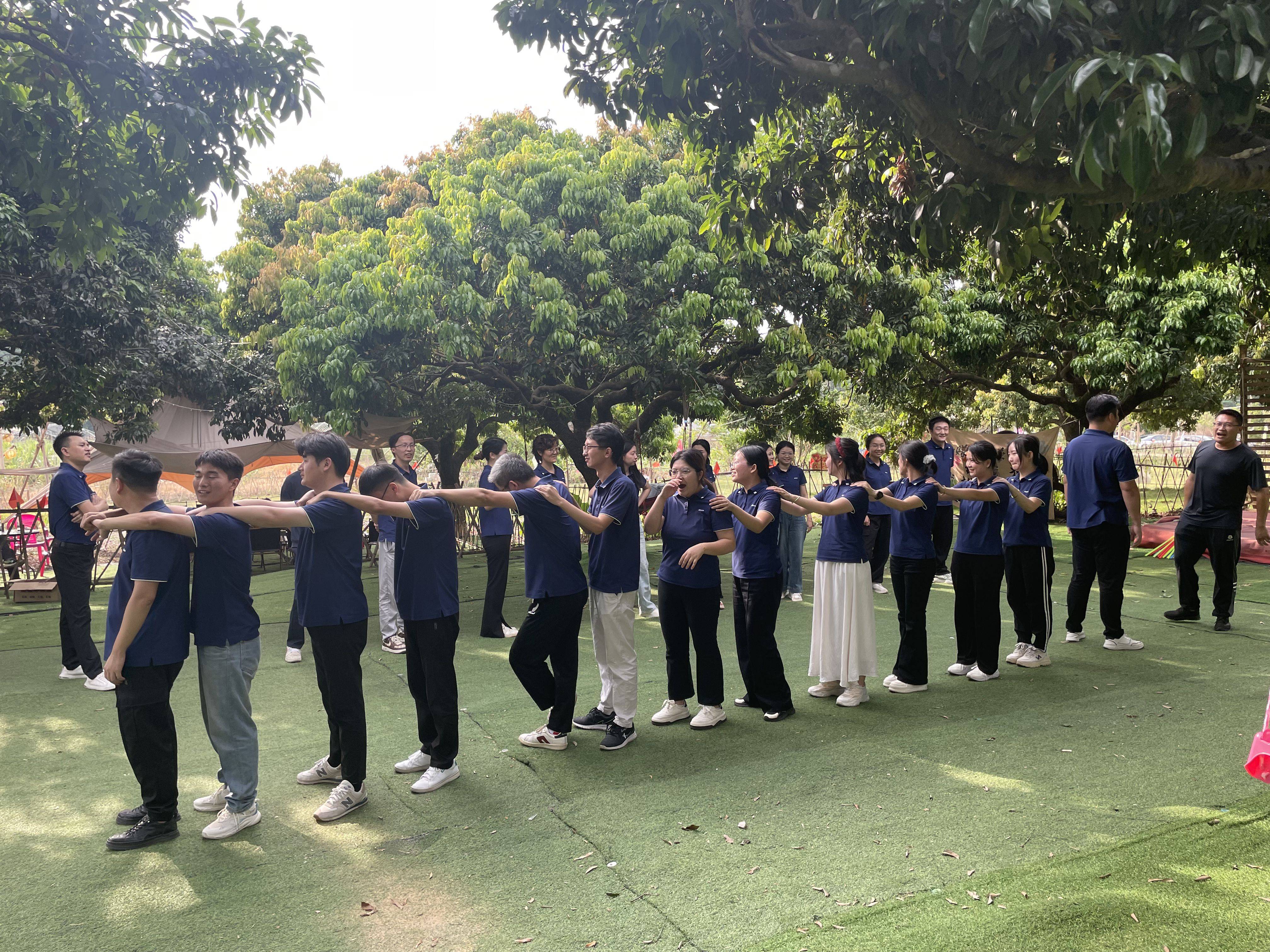 爱游戏网页版入口-包含球队开展团建活动：增进队员间默契合作的词条