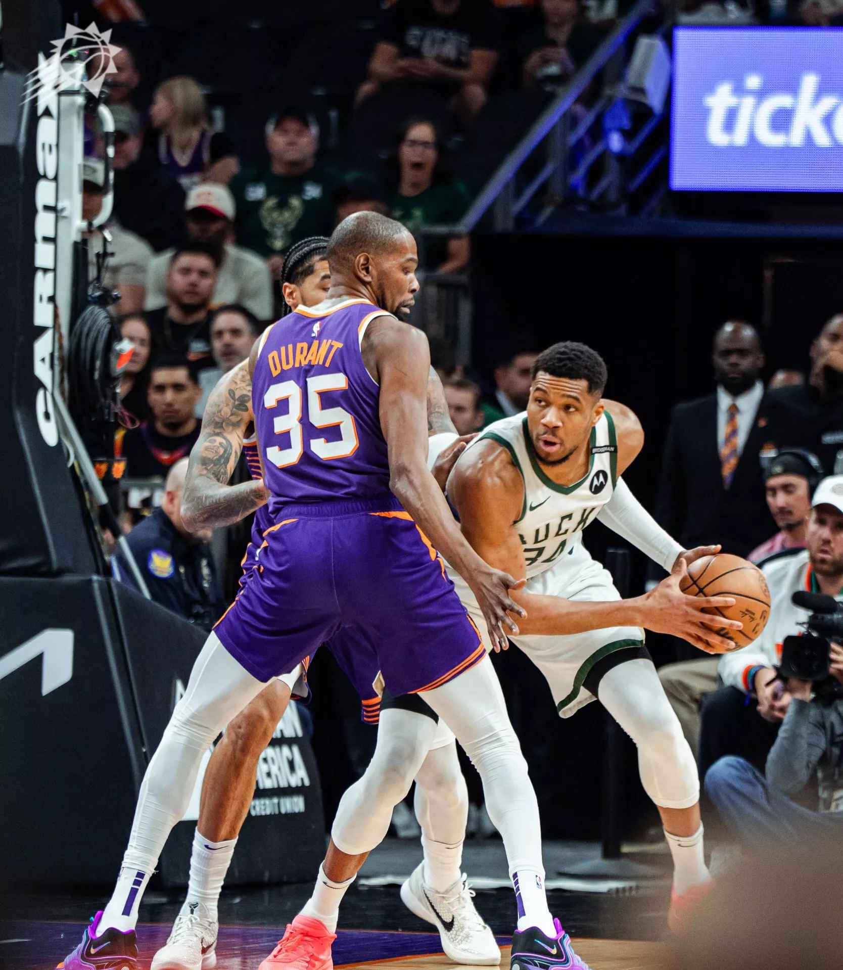 关于雄鹿队力克篮网队，稳固东部榜首位置的信息