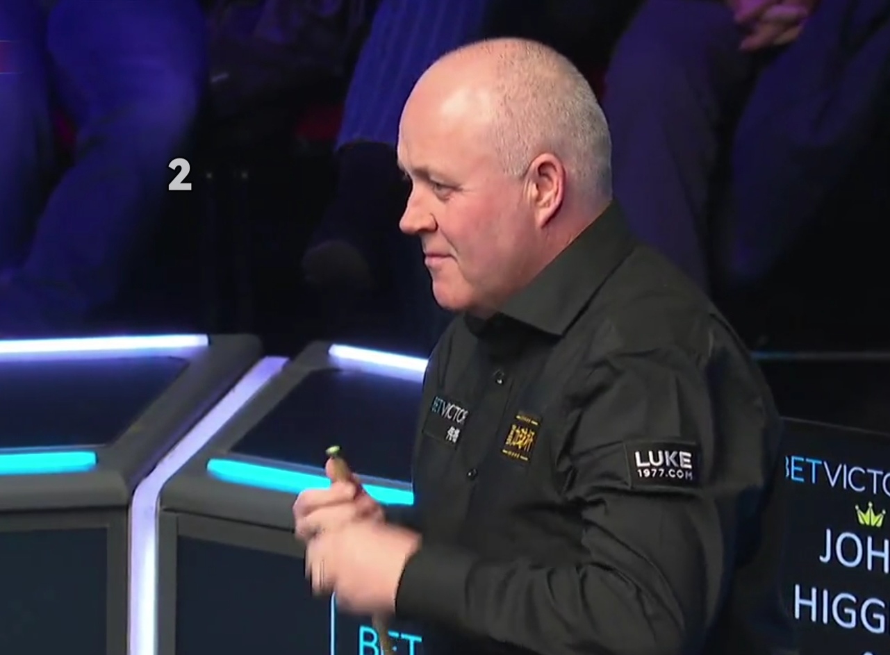 爱游戏官网入口-香港流浪队员奋力拼杀，成功战胜对手跻身前列