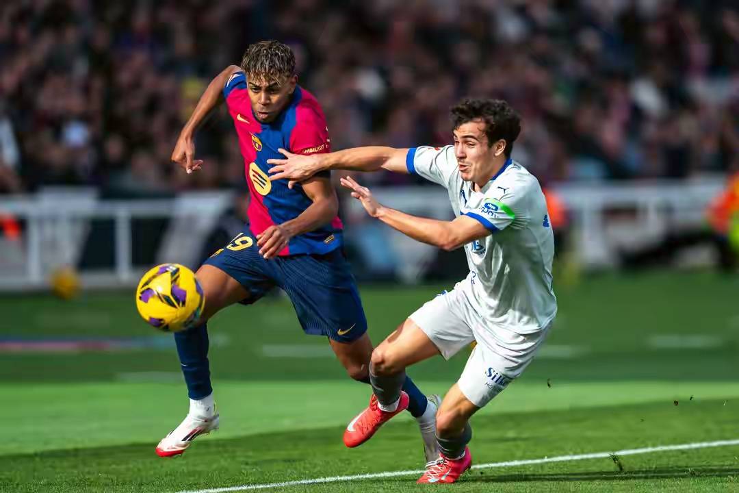 关于塞维利亚客场2-0完胜莱加内斯，继续保持领头羊地位的信息