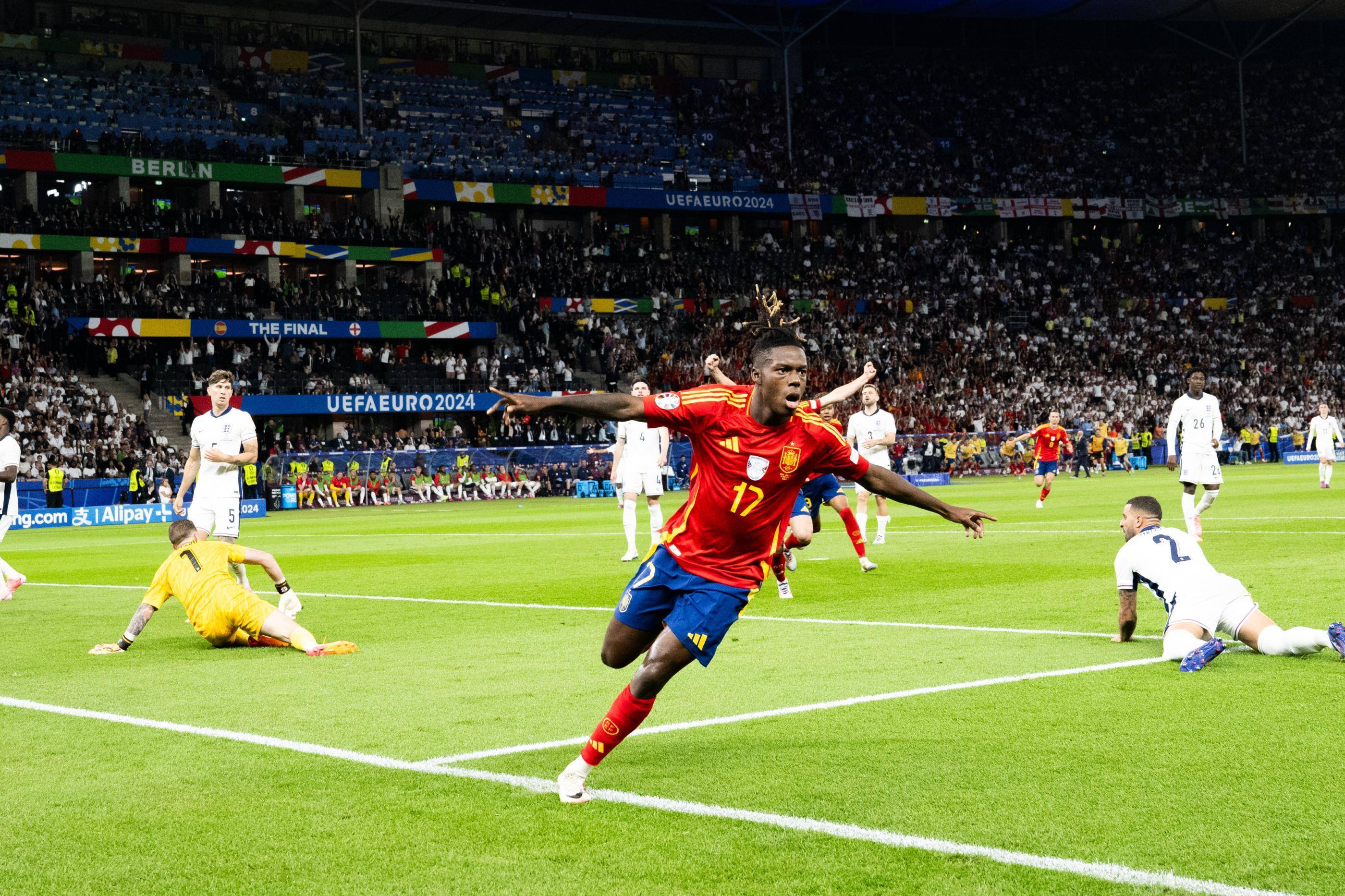 爱游戏-欧洲强队在国际联赛中展现实力