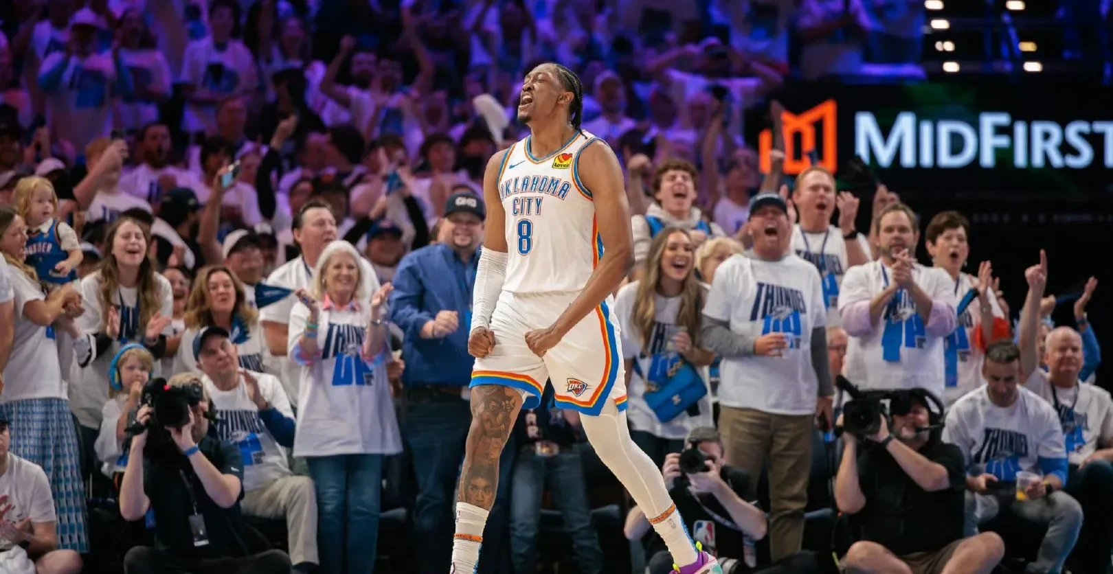 开拓者击败灰熊，利拉德神奇绝杀