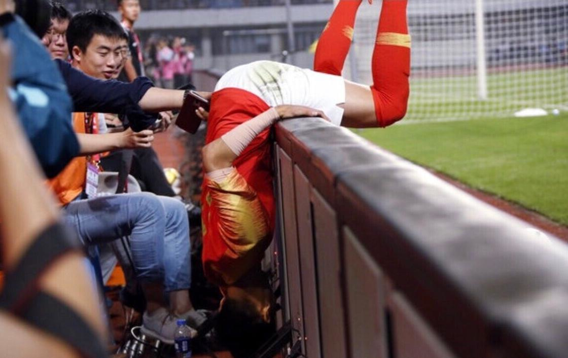 大连一方惨遭山东鲁能逆袭，难挽颓势