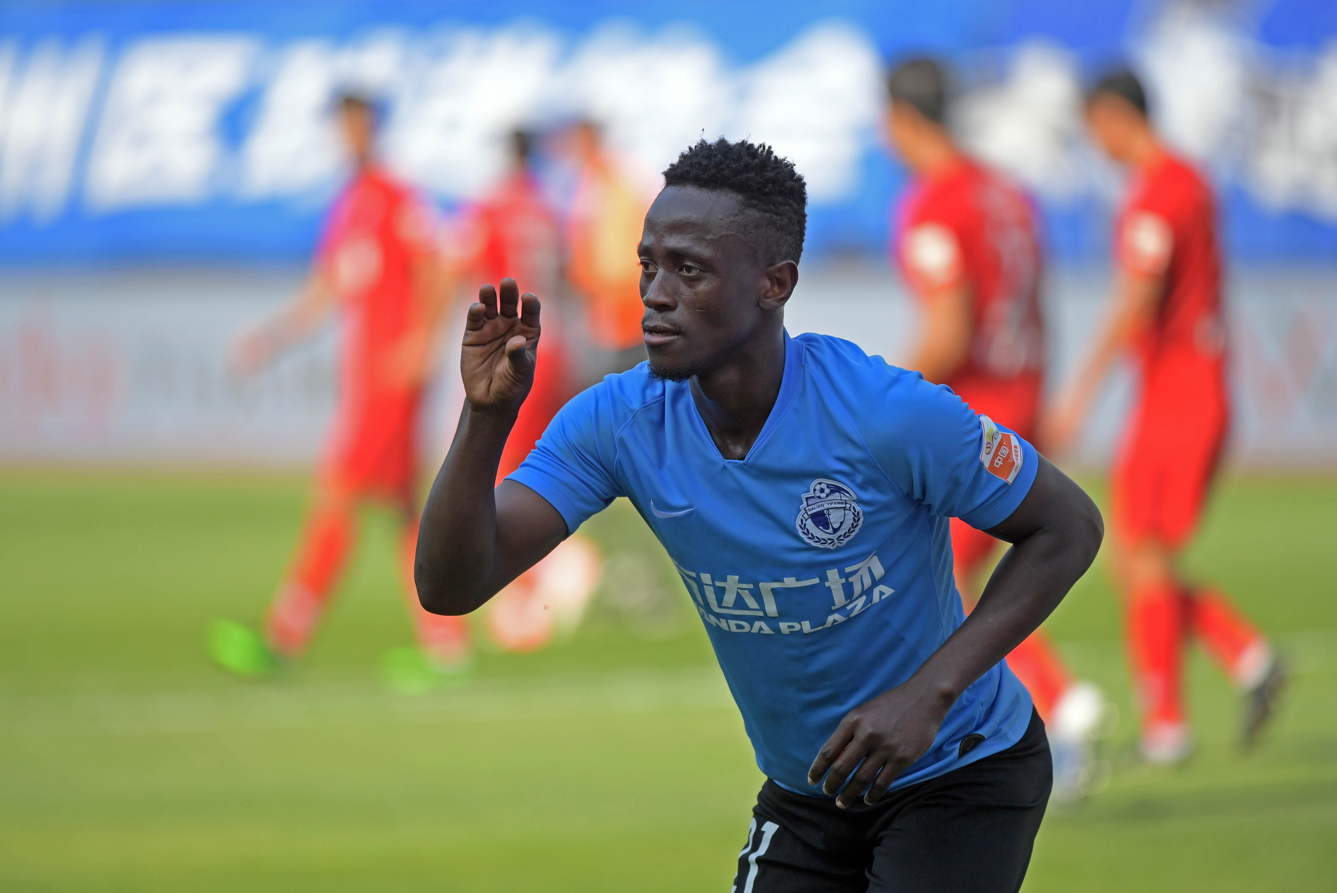 大连一方惨遭山东鲁能逆袭，难挽颓势