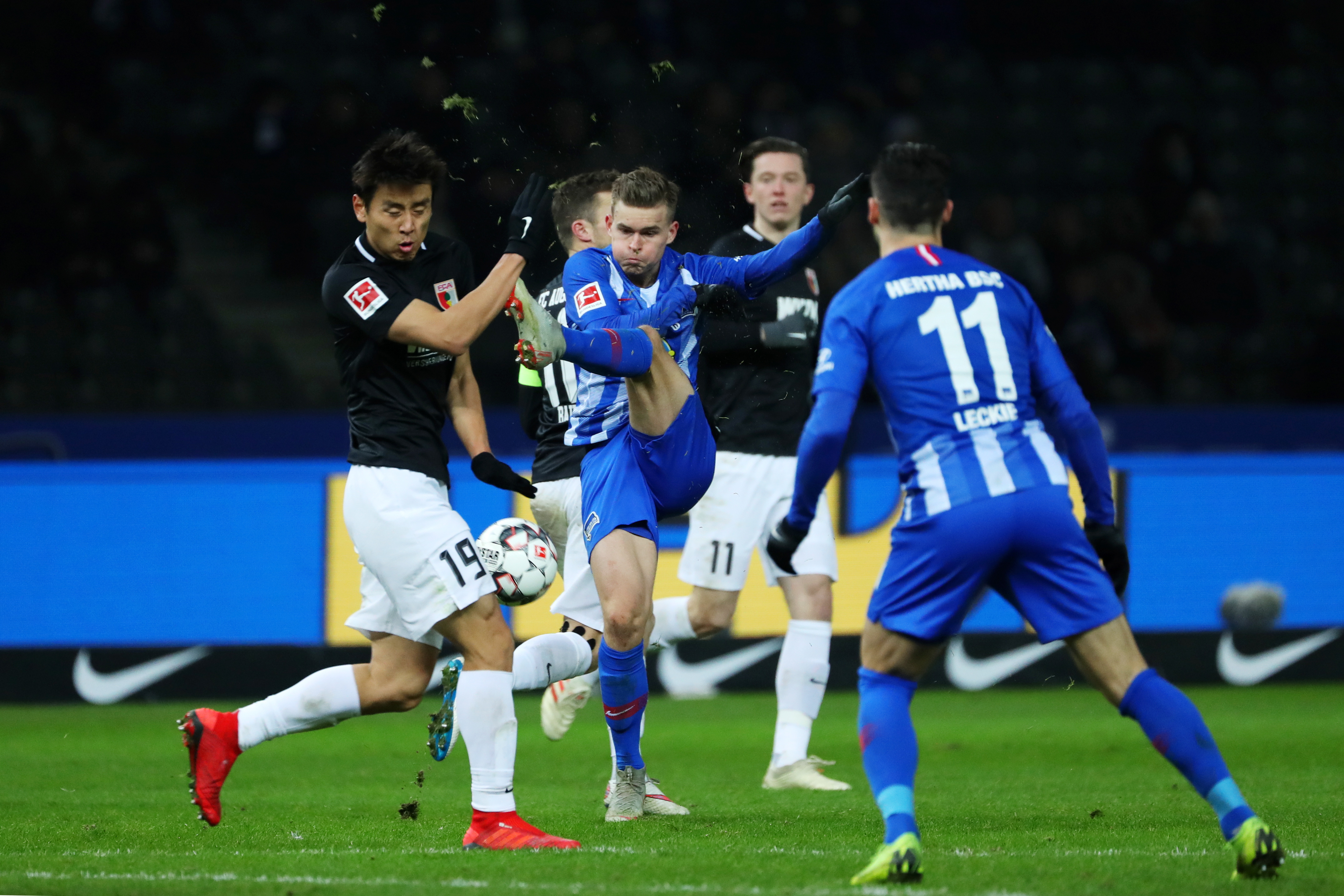 爱游戏体育平台-柏林赫塔球员备战迎接下一场比赛