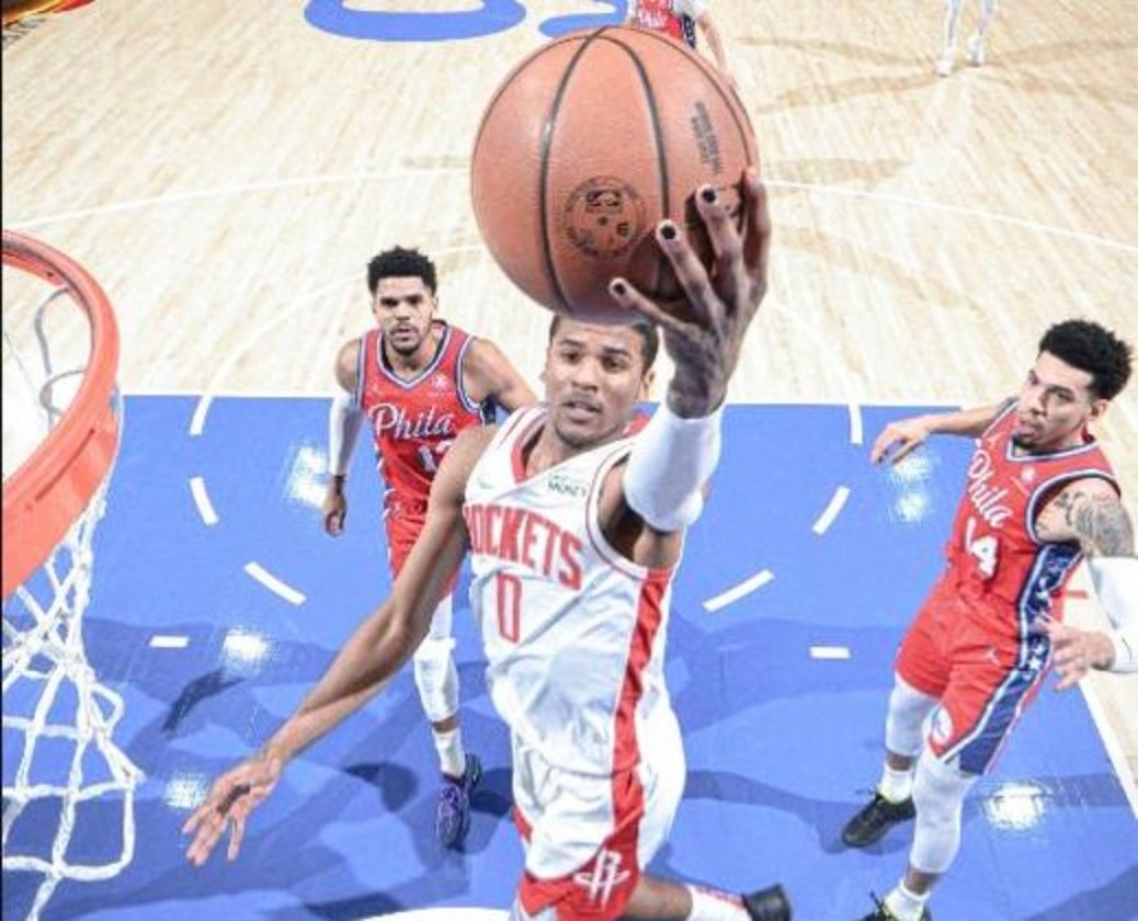 关于火箭客场大胜国王,士气高涨的信息 关于火箭客场大胜国王,士气高涨的信息