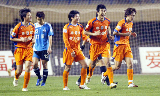 鲁能-战贵州，逆转赢得直落两连胜的简单介绍