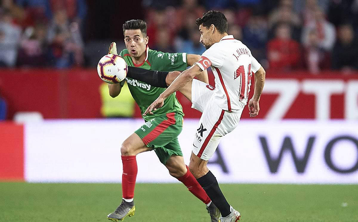 阿拉维斯不敌埃尔切,遭遇三连败陷入保级泥潭的简单介绍 阿拉维斯不敌埃尔切,遭遇三连败陷入保级泥潭的简单介绍