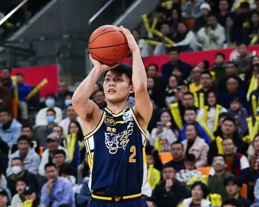 教练战术调整获得成功,球队主场告捷 教练战术调整获得成功,球队主场告捷