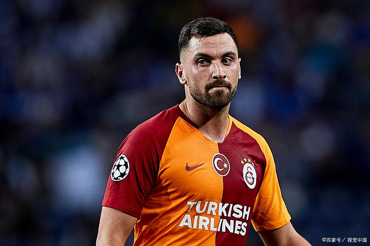 法兰克福惊险获胜,球队气势高涨 法兰克福惊险获胜,球队气势高涨